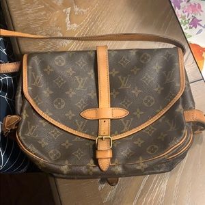Louis Vuitton Saumur 30